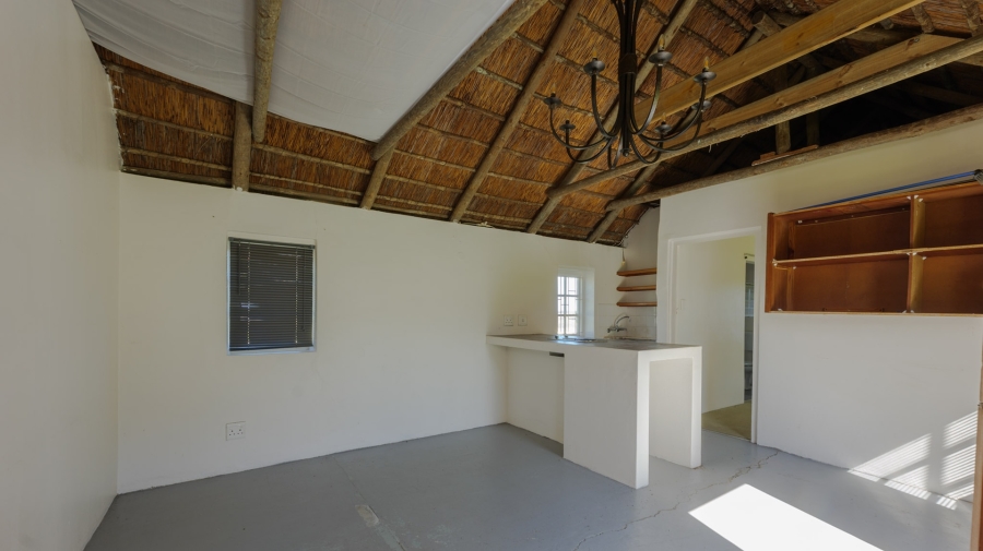 To Let 4 Bedroom Property for Rent in Struisbaai Western Cape